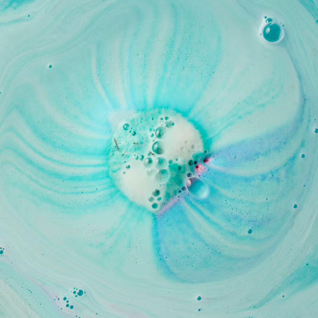 Lush x San Rio • Hangyodon Bath Bomb (bomba de baño) - Imagen 4